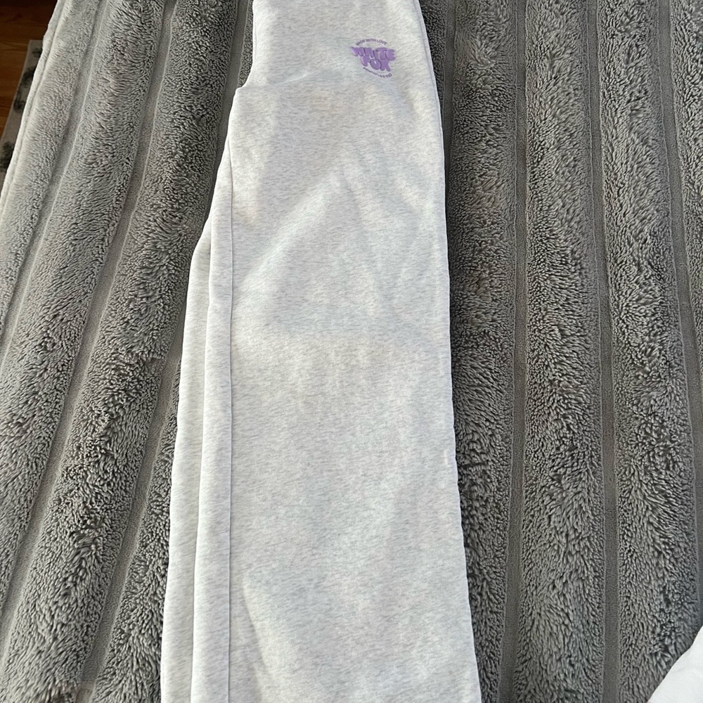 White fox Gray Sweatpants - Picture 4 of 6